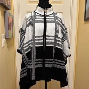 Anne Klein Monochrome Knit Cape/Sweater